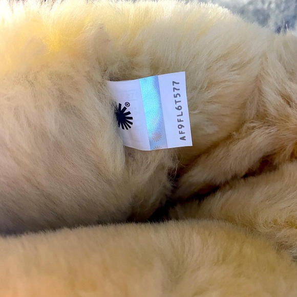 UGG Bailey Bow Tall II Boot - Picture 5 of 5